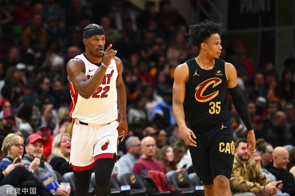 多名队员与 多名队员与